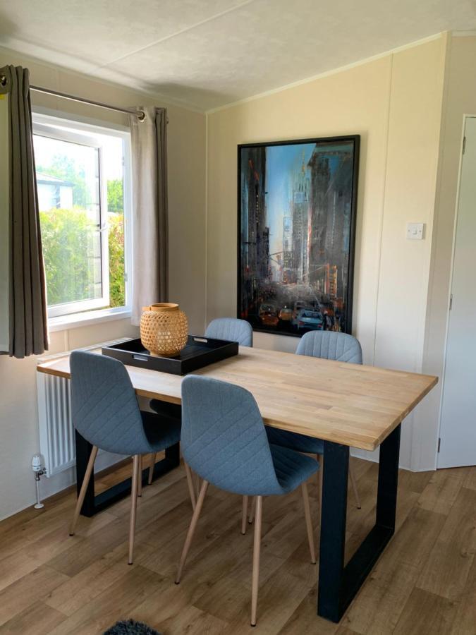 Chalet Rivendell Menaldum Bagian luar foto