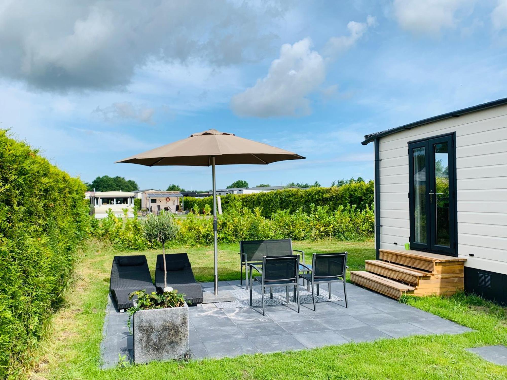 Chalet Rivendell Menaldum Bagian luar foto